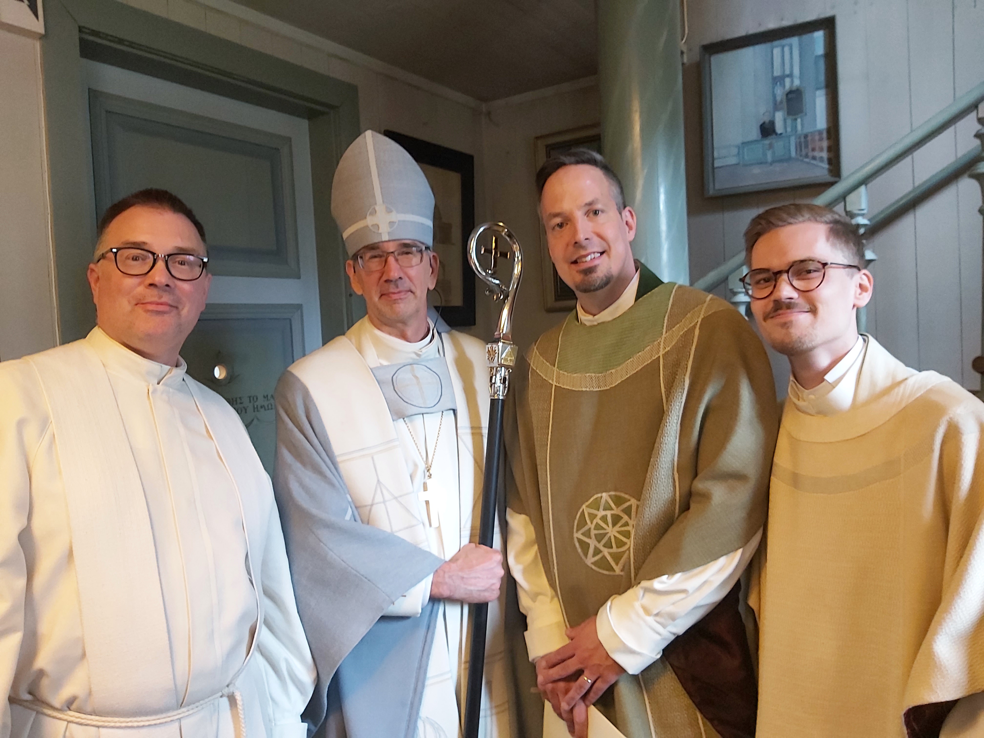 Uudet papit vihittiin Lapuan tuomiokirkossa